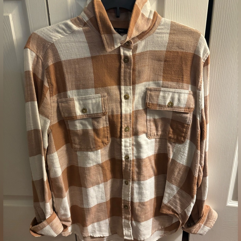 Love tree women’s flannel NWOT